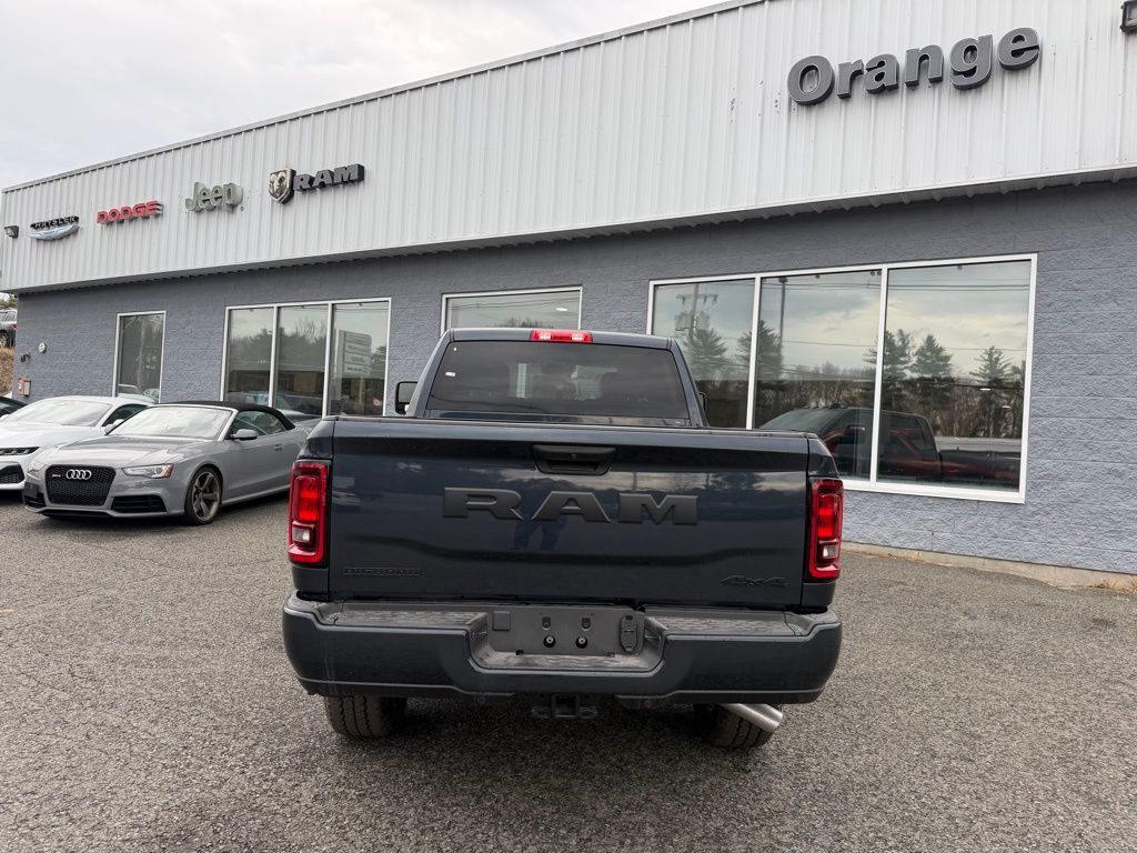 2026 Ram 2500 BIG HORN CREW CAB 4X4 6'4 BOX Orange MA