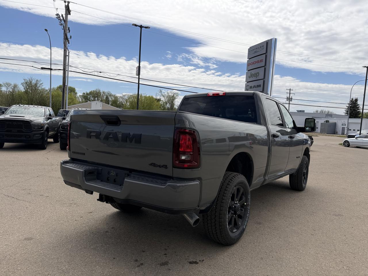 2026 Ram 2500 Big Horn Crew Cab 4x4 | Cummins Diesel | Night Edition | 12IN Touchscreen | NAV | Heated Seats Redwater AB