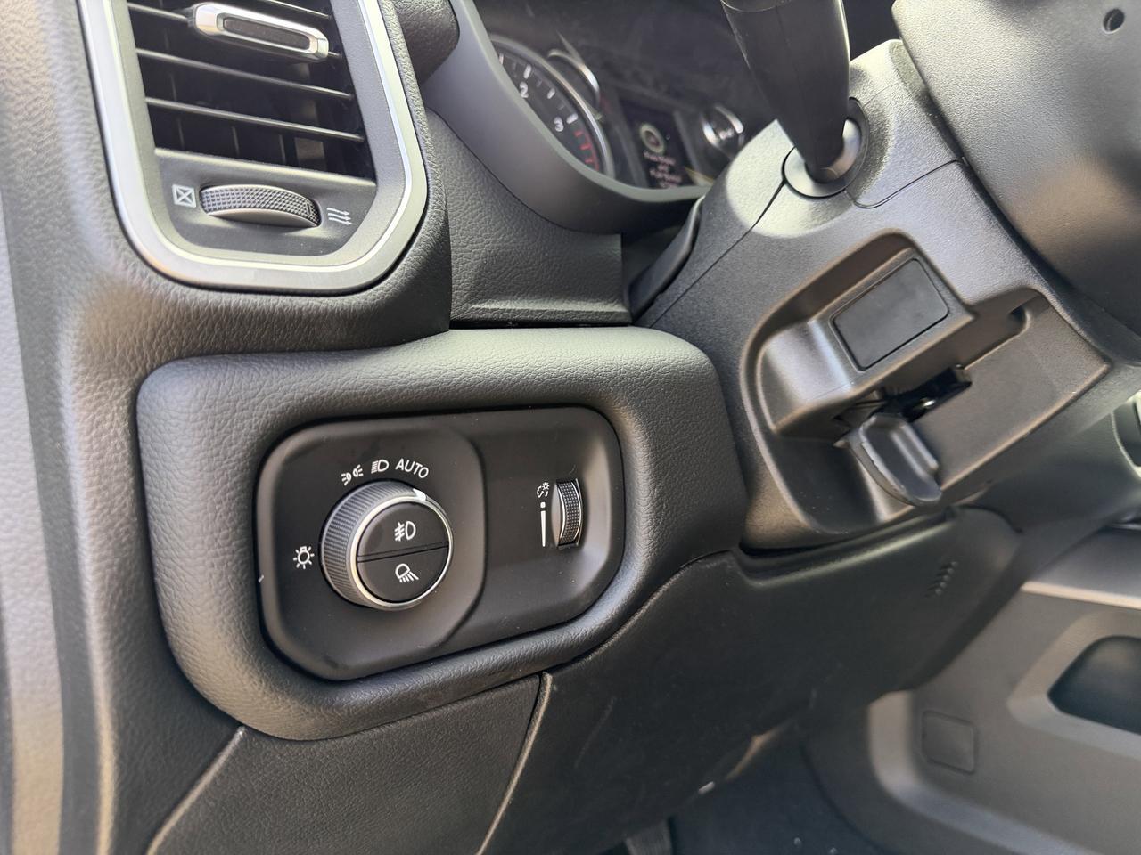 2026 Ram 2500 Big Horn Crew Cab 4x4 | Cummins Diesel | Night Edition | 12IN Touchscreen | NAV | Heated Seats Redwater AB