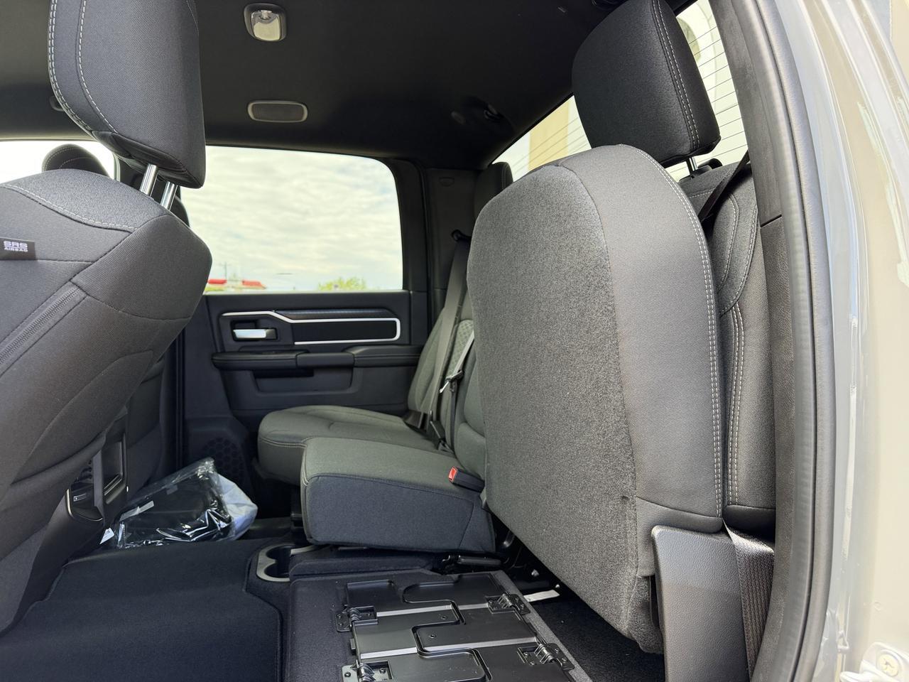 2026 Ram 2500 Big Horn Crew Cab 4x4 | Cummins Diesel | Night Edition | 12IN Touchscreen | NAV | Heated Seats Redwater AB