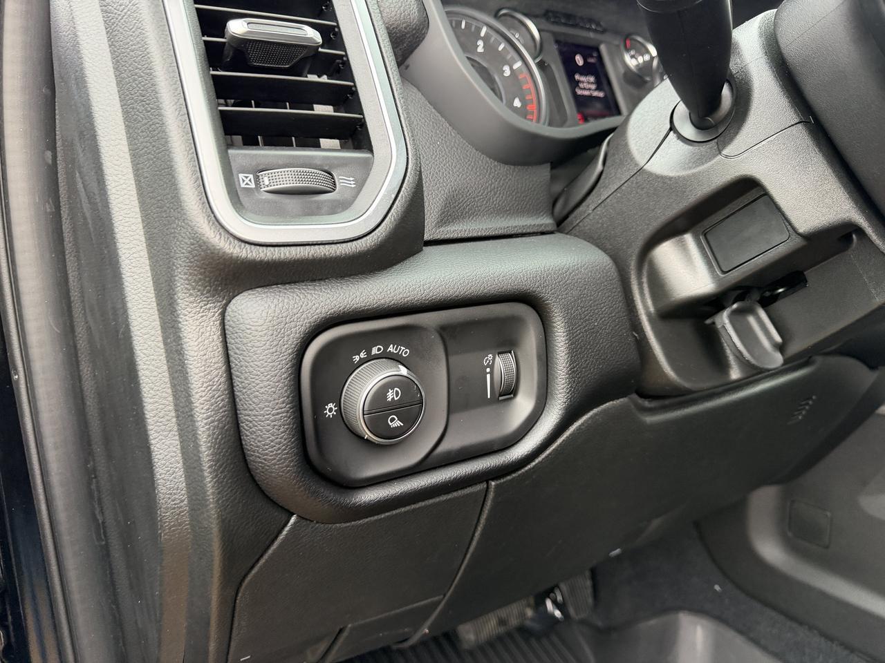 2026 Ram 2500 Big Horn Crew Cab 4x4 | Cummins Diesel | Touchscreen | Trailer Tow Package | Backup Camera Redwater AB