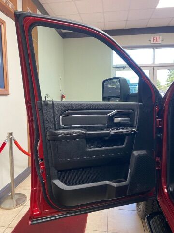 2026 Ram 2500 Big Horn Crew Cab 4x4 6'4" Box night Charlotte NC