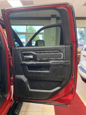 2026 Ram 2500 Big Horn Crew Cab 4x4 6'4" Box night edition Charlotte NC