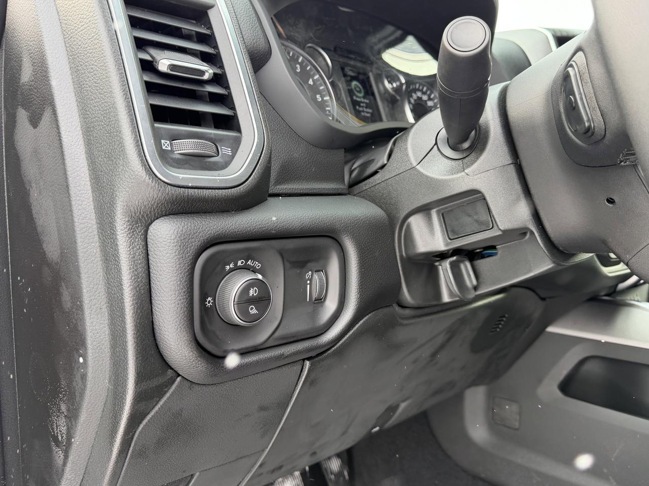 2026 Ram 2500 Big Horn Night Edition Crew Cab 4x4 | NAV | 12IN Display | 20IN Wheels | Remote Start | Molten Red Redwater AB