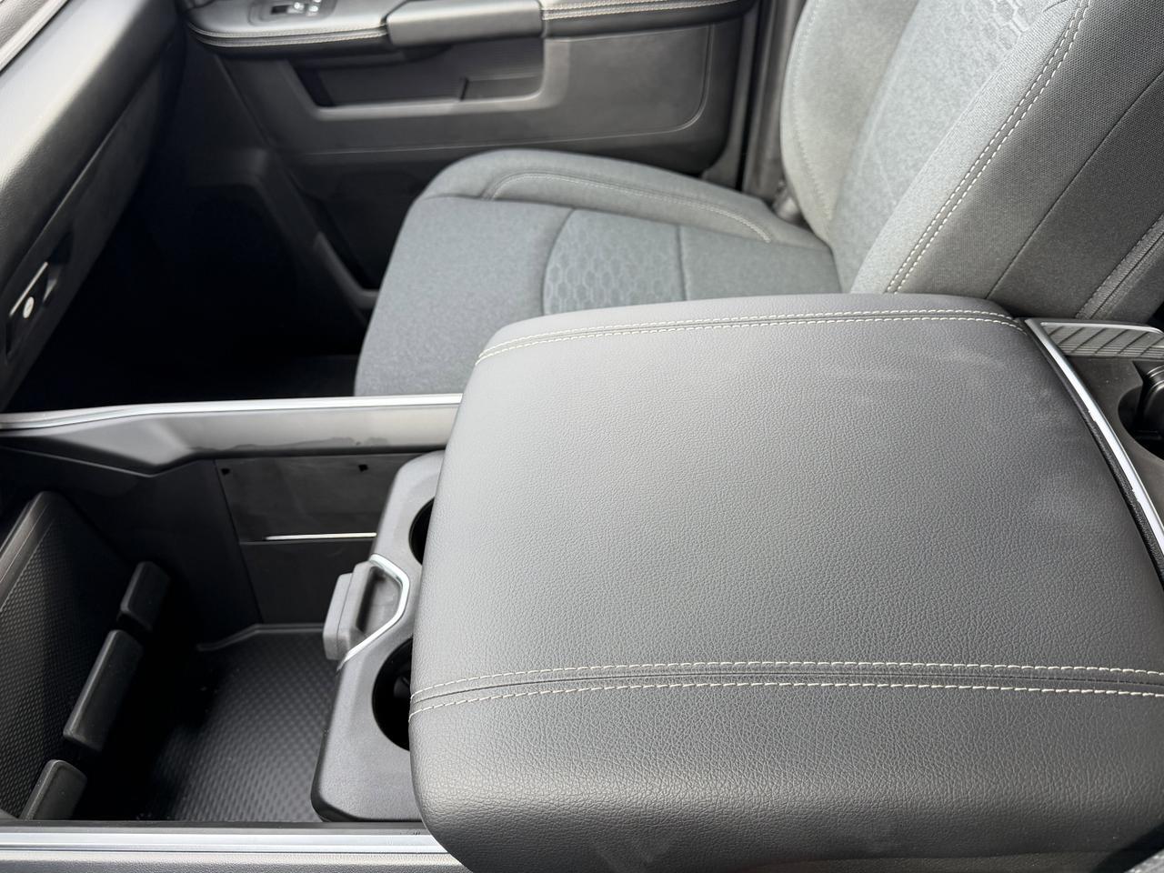 2026 Ram 2500 Big Horn Night Edition Crew Cab 4x4 | NAV | 12IN Display | 20IN Wheels | Remote Start | Molten Red Redwater AB