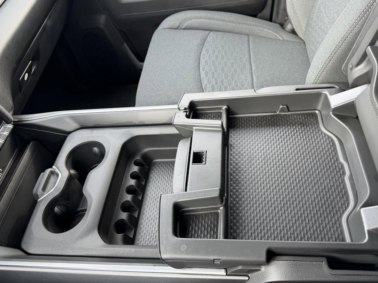 2026 Ram 2500 Big Horn Night Edition Crew Cab 4x4 | NAV | 12IN Display | 20IN Wheels | Remote Start | Molten Red Redwater AB