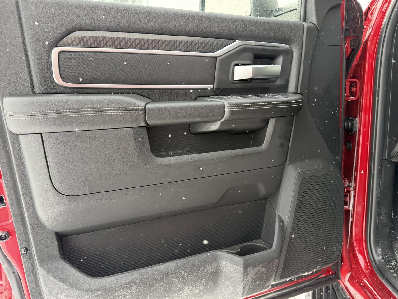 2026 Ram 2500 Big Horn Night Edition Crew Cab 4x4 | NAV | 12IN Display | 20IN Wheels | Remote Start | Molten Red Redwater AB