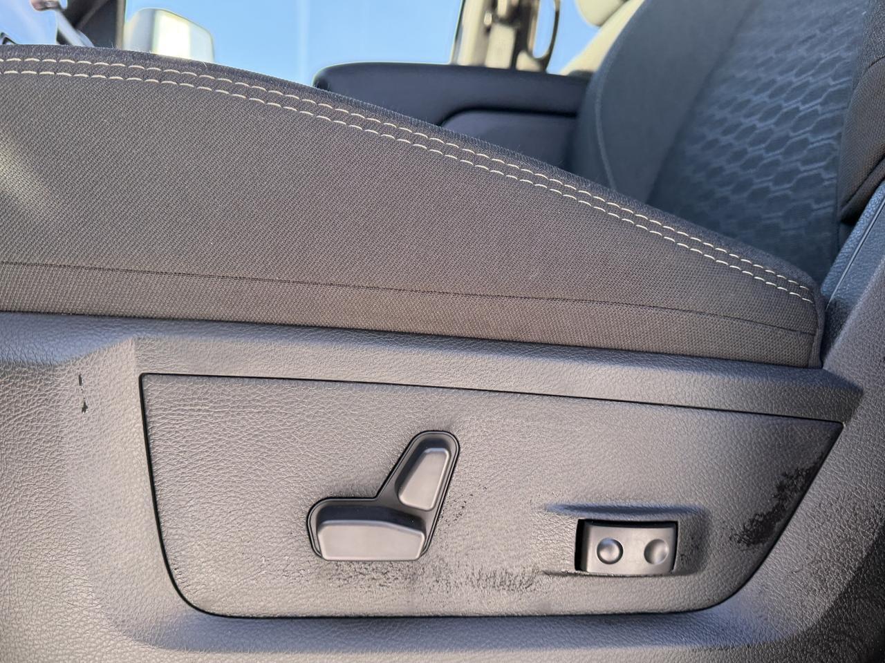 2026 Ram 2500 Big Horn Night Edition Crew Cab 4x4 | Rig Ready Ram | CASPER | Backup Camera | NAV | Remote Start Redwater AB