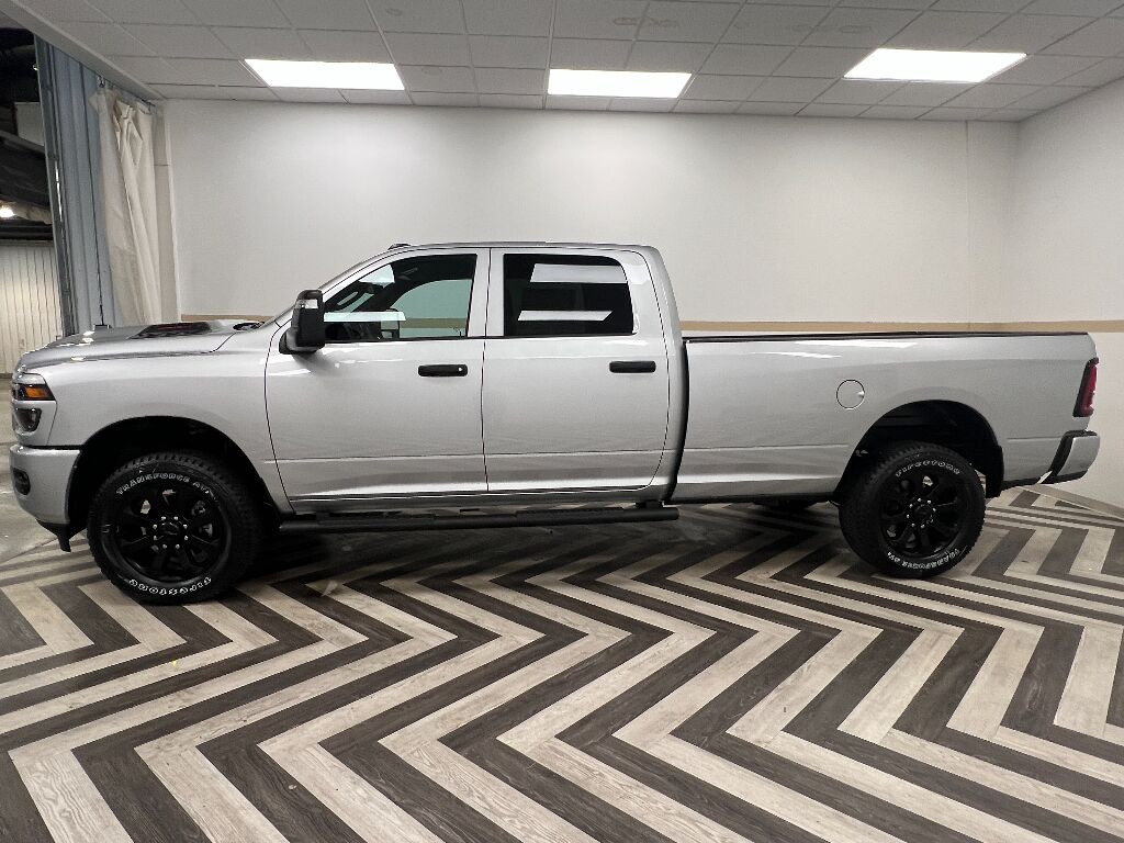 2026 Ram 2500 Black Express Gasoline
