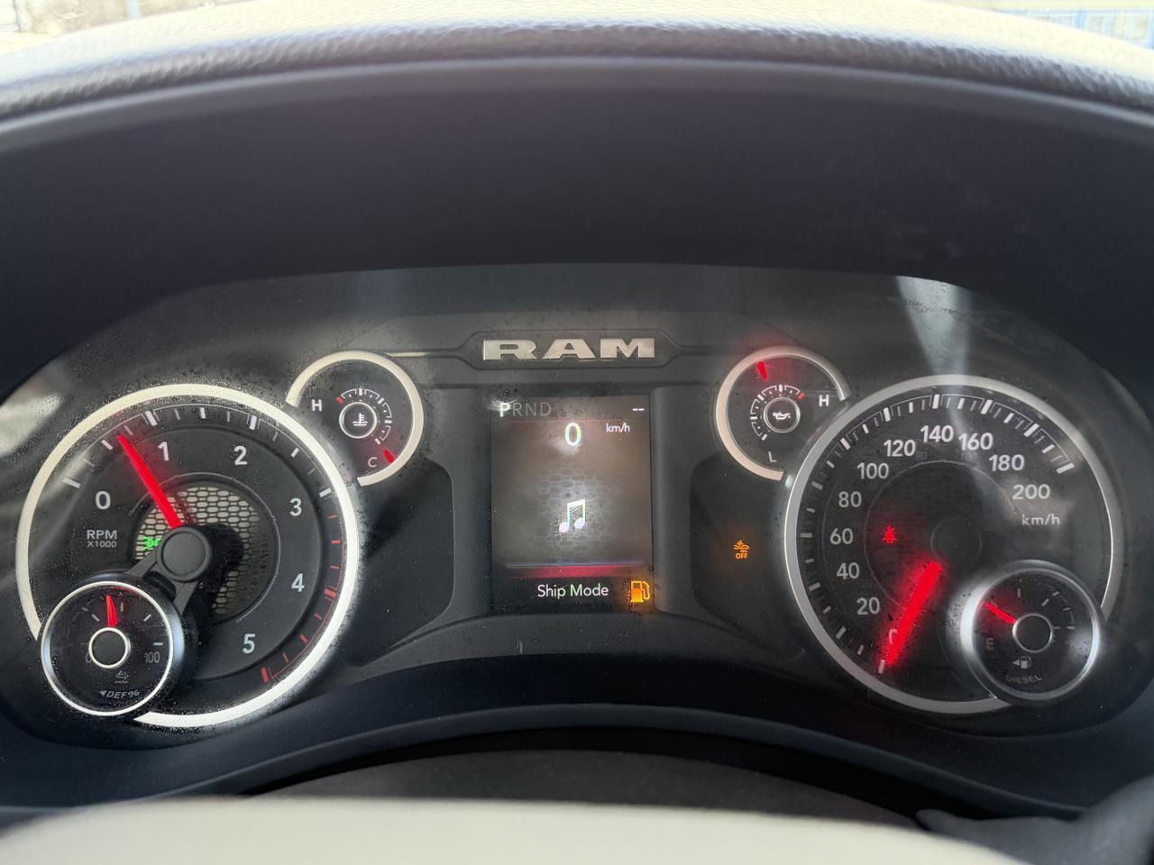 2026 Ram 2500 Black Express Crew Cab 4x4 | Cummins Diesel | 12IN Display | NAV | 5th Wheel Prep | Mopar Steps Redwater AB