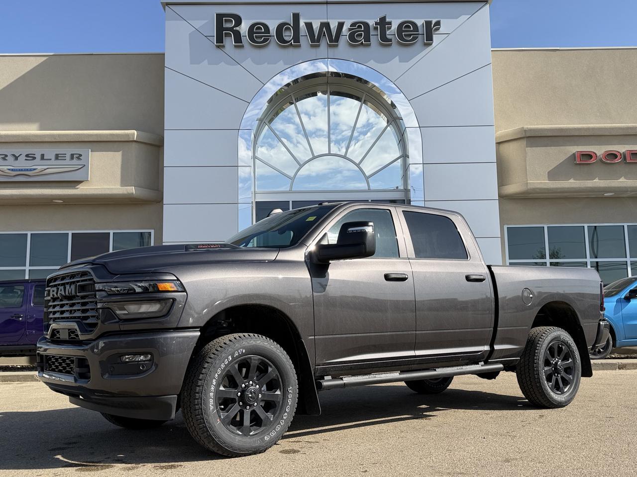 2026 Ram 2500 Black Express Crew Cab 4x4 | HEMI V8 | 12IN Display | NAV | 20IN Wheels | Side Steps