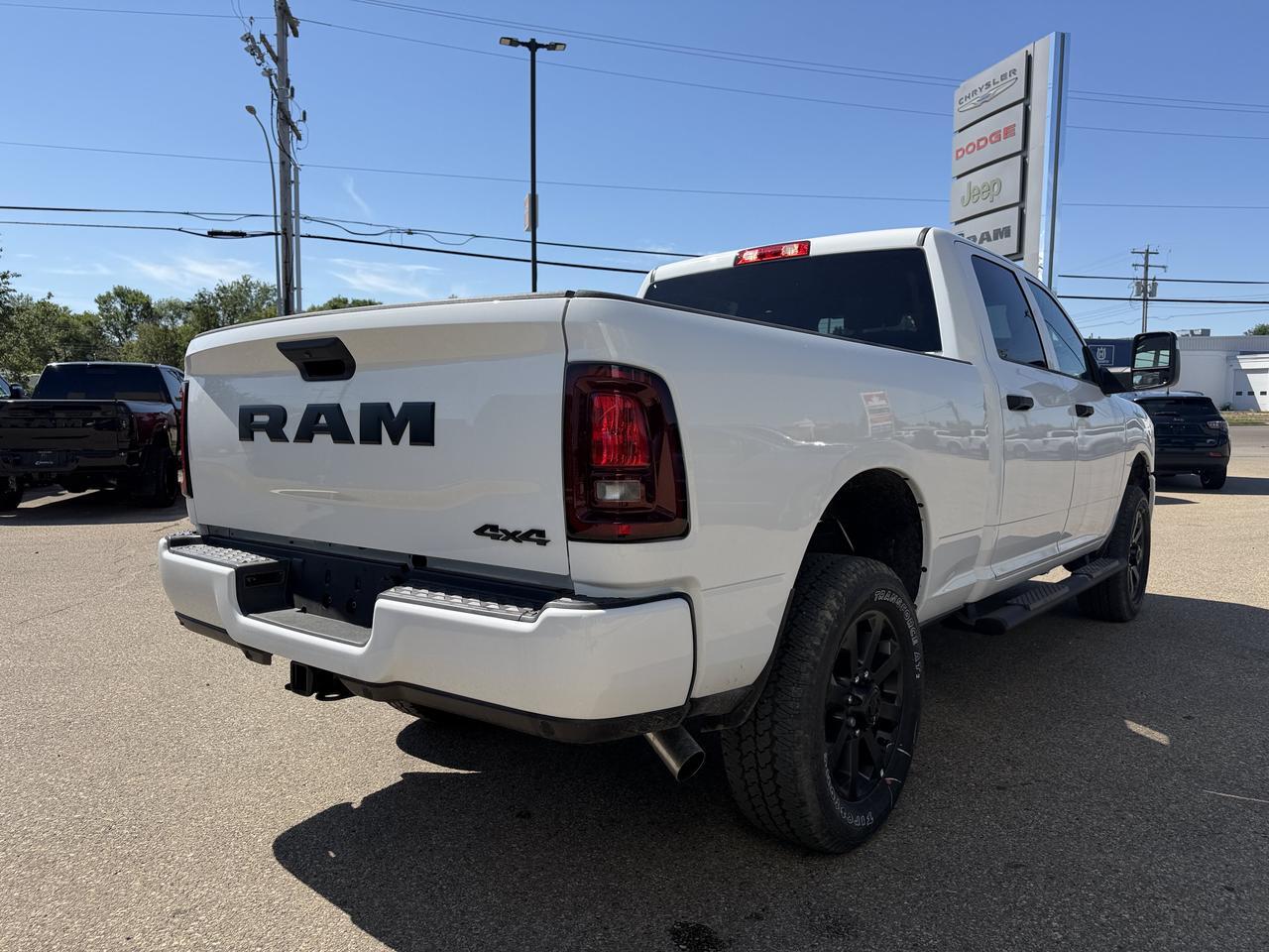 2026 Ram 2500 Black Express Crew Cab 4x4 | HEMI V8 | 20IN Black Wheels | 5th Wheel Prep | NAV | Backup Camera Redwater AB