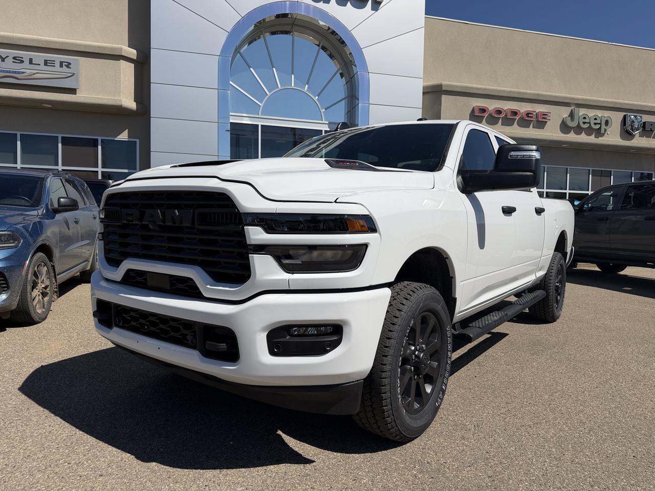 2026 Ram 2500 Black Express Crew Cab 4x4 | HEMI V8 | 20IN Black Wheels | 5th Wheel Prep | NAV | Backup Camera Redwater AB