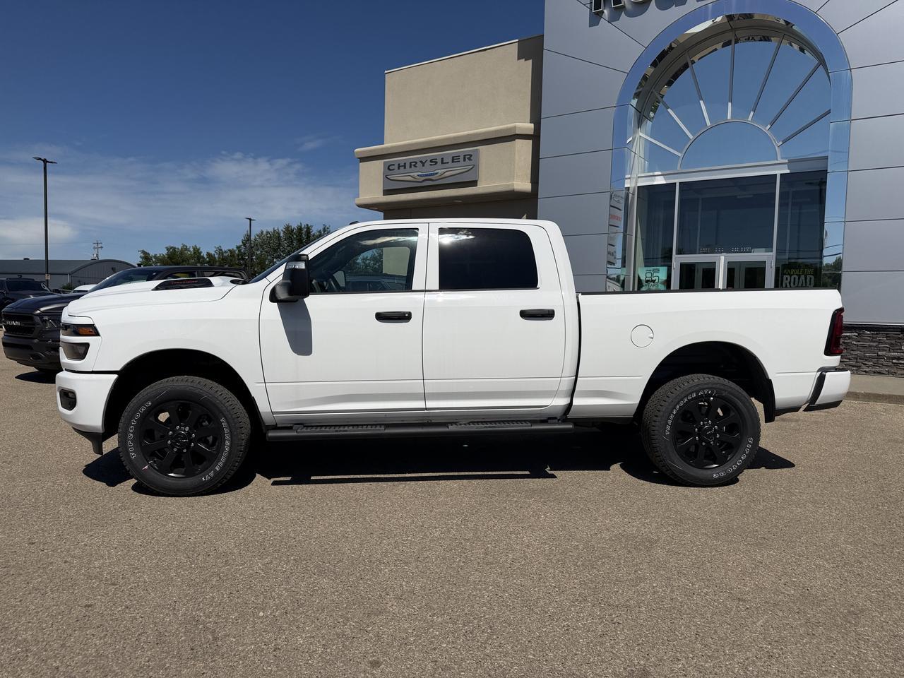 2026 Ram 2500 Black Express Crew Cab 4x4 | HEMI V8 | 20IN Black Wheels | 5th Wheel Prep | NAV | Backup Camera Redwater AB
