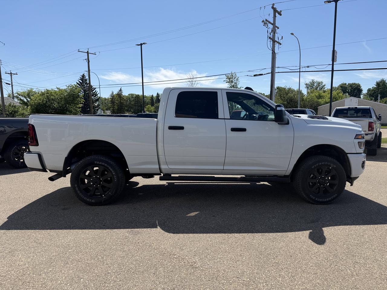 2026 Ram 2500 Black Express Crew Cab 4x4 | HEMI V8 | 20IN Black Wheels | 5th Wheel Prep | NAV | Backup Camera Redwater AB