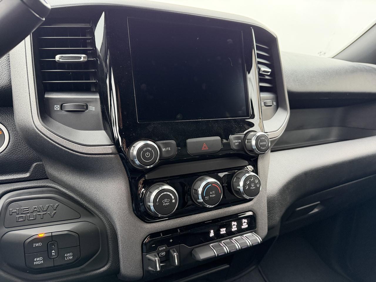 2026 Ram 2500 Black Express Crew Cab 4x4 | HEMI V8 | NAV | 20IN Black Wheels | Class V Towing Redwater AB