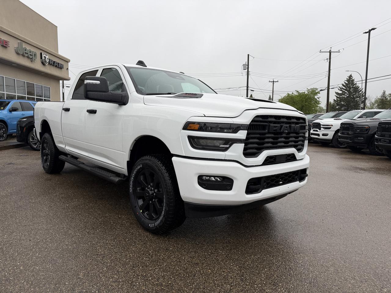2026 Ram 2500 Black Express Crew Cab 4x4 | HEMI V8 | NAV | 20IN Black Wheels | Class V Towing Redwater AB