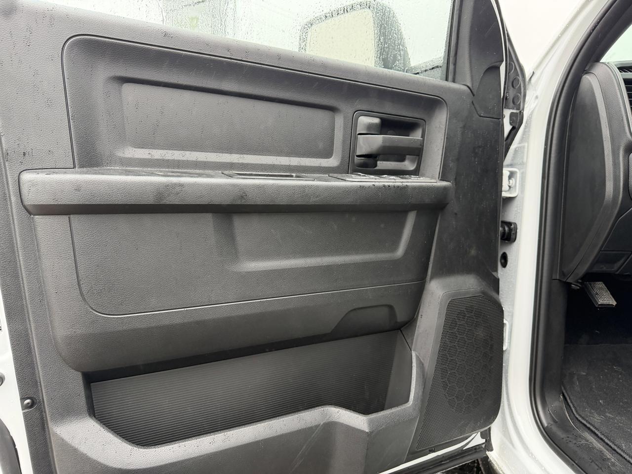 2026 Ram 2500 Black Express Crew Cab 4x4 | HEMI V8 | NAV | 20IN Black Wheels | Class V Towing Redwater AB