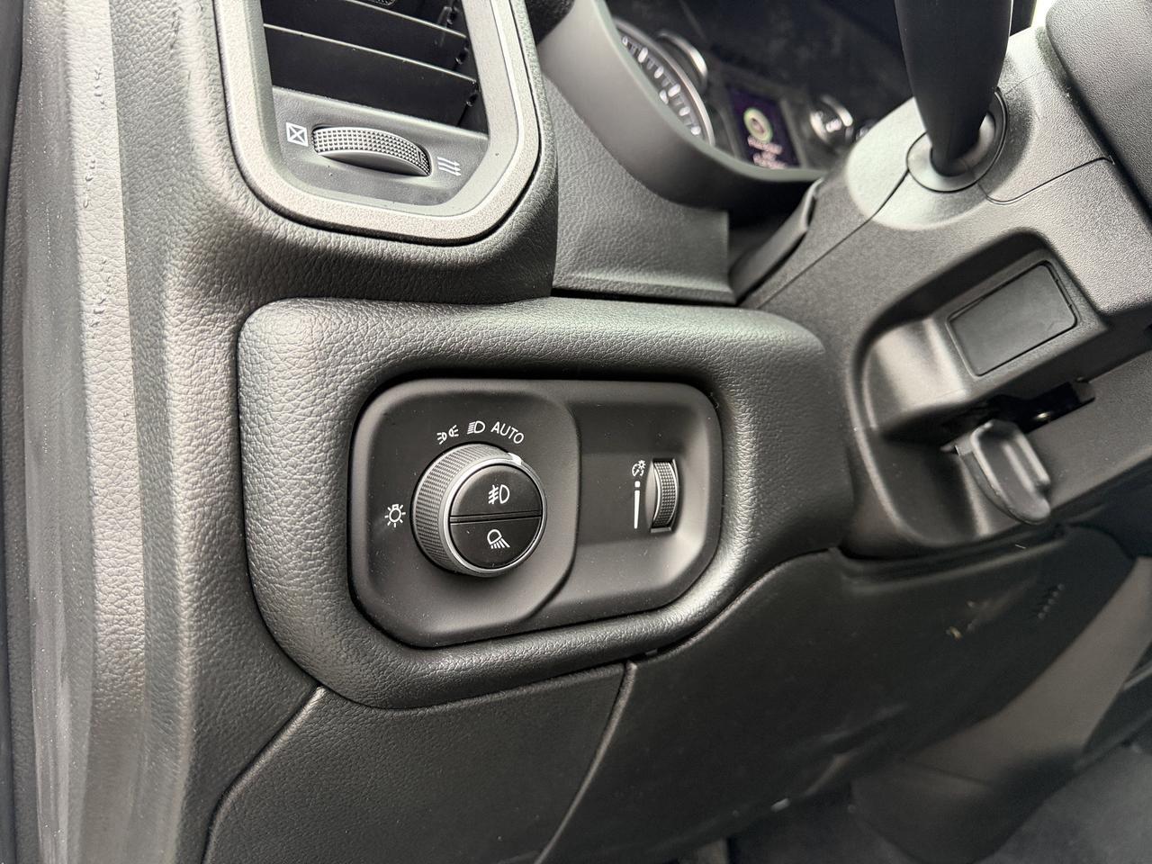 2026 Ram 2500 Black Express Crew Cab 4x4 | HEMI V8 | NAV | 20IN Black Wheels | Class V Towing Redwater AB