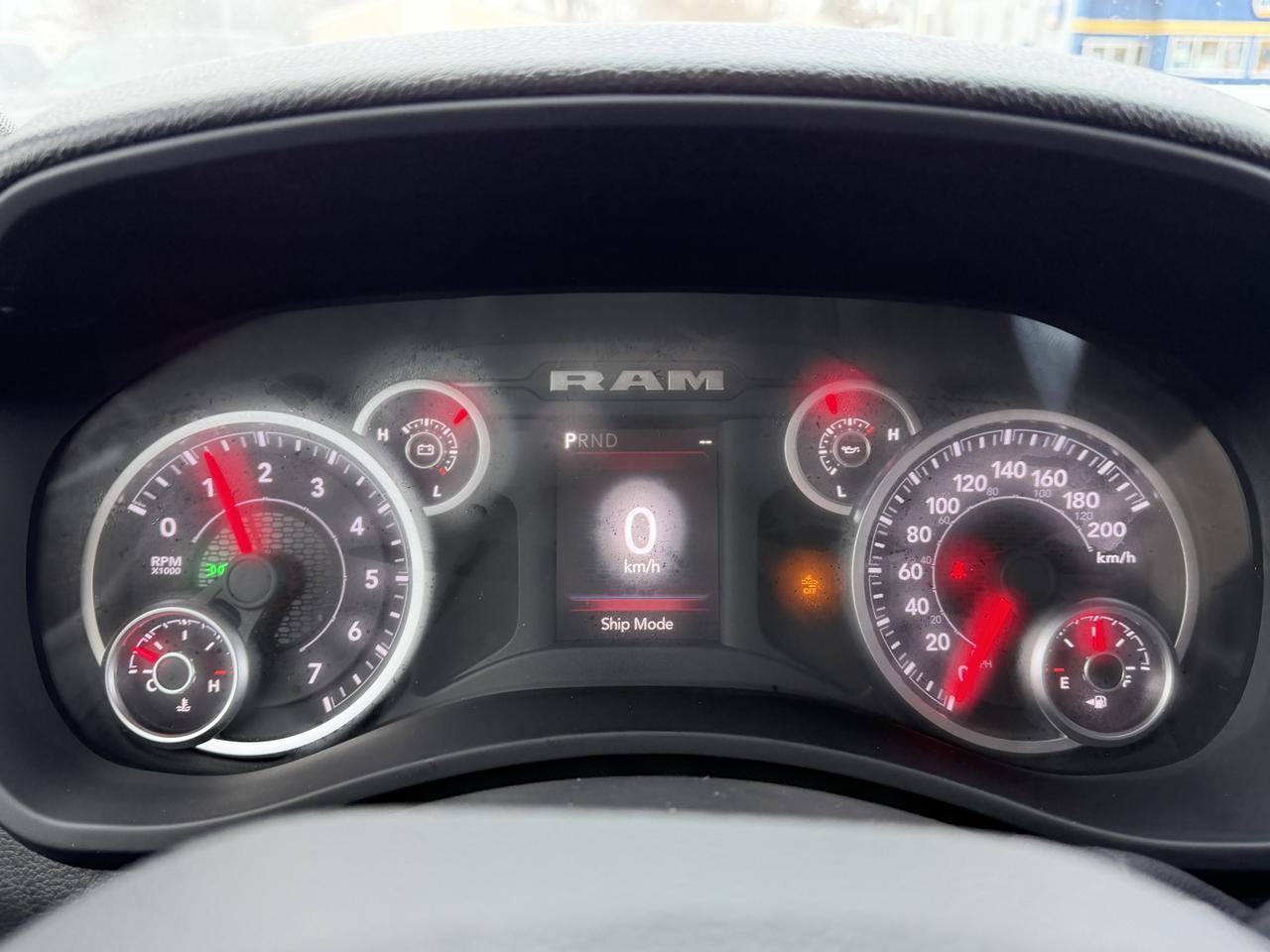 2026 Ram 2500 Black Express Crew Cab 4x4 | HEMI V8 | NAV | Backup Camera | Towing | Cloth Seats Redwater AB