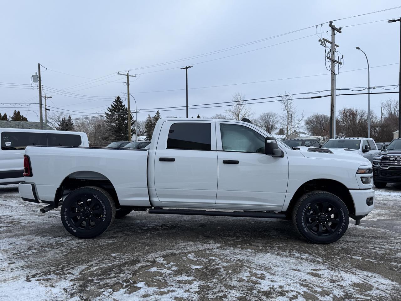 2026 Ram 2500 Black Express Crew Cab 4x4 | HEMI V8 | NAV | Backup Camera | Towing | Cloth Seats Redwater AB