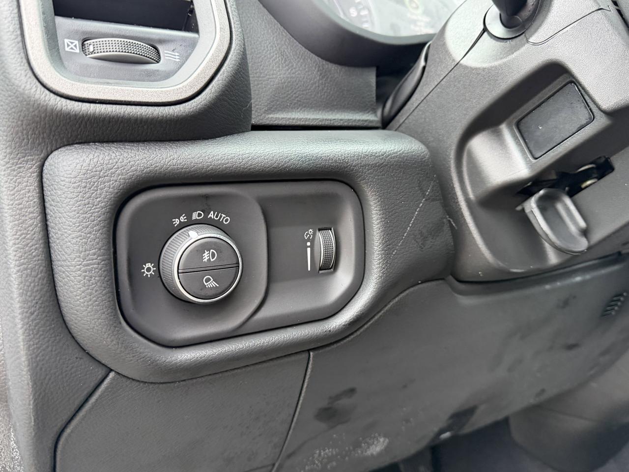 2026 Ram 2500 Black Express Crew Cab 4x4 | HEMI V8 | NAV | Backup Camera | Towing | Cloth Seats Redwater AB