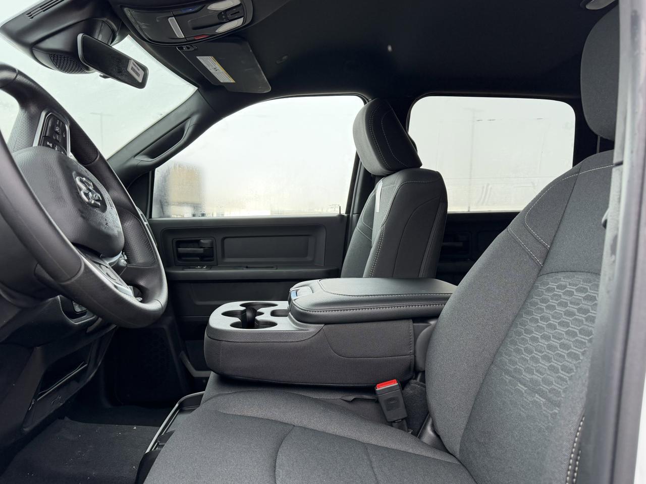 2026 Ram 2500 Black Express Crew Cab 4x4 | HEMI V8 | NAV | Backup Camera | Towing | Cloth Seats Redwater AB