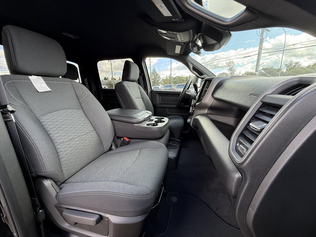 2026 Ram 2500 Black Express Crew Cab 4x4 | V8 HEMI | Black Cloth Interior | 20IN Black Wheels | Sport Hood Redwater AB