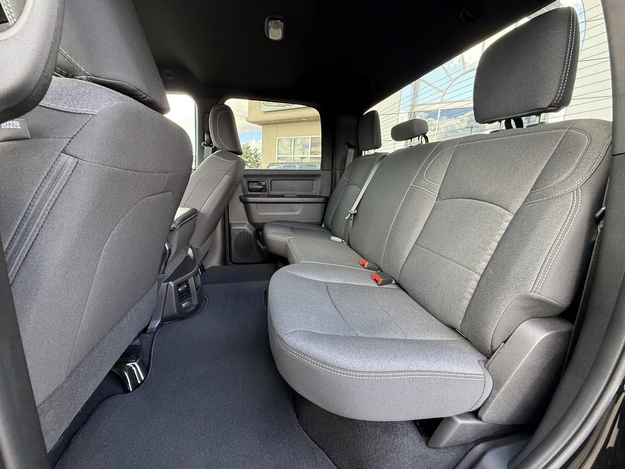 2026 Ram 2500 Black Express Crew Cab 4x4 | V8 HEMI | Black Cloth Interior | 20IN Black Wheels | Sport Hood Redwater AB