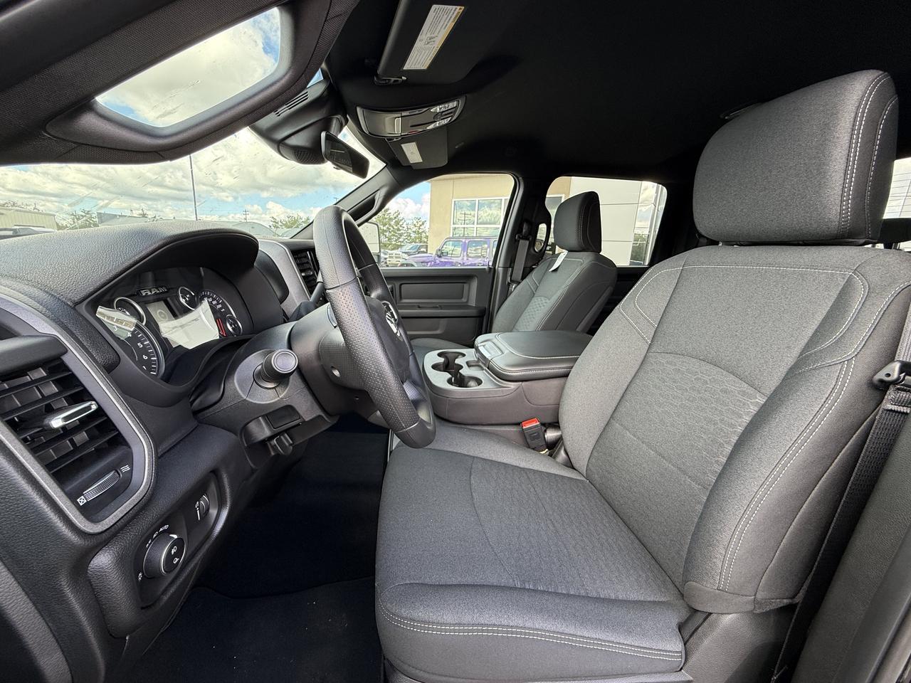 2026 Ram 2500 Black Express Crew Cab 4x4 | V8 HEMI | Black Cloth Interior | 20IN Black Wheels | Sport Hood Redwater AB