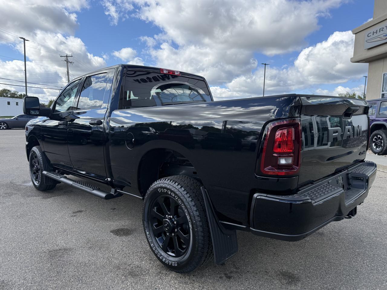 2026 Ram 2500 Black Express Crew Cab 4x4 | V8 HEMI | Black Cloth Interior | 20IN Black Wheels | Sport Hood Redwater AB