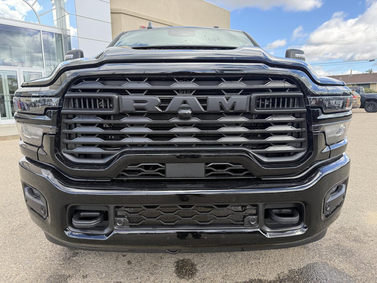 2026 Ram 2500 Black Express Crew Cab 4x4 | V8 HEMI | Black Cloth Interior | 20IN Black Wheels | Sport Hood Redwater AB