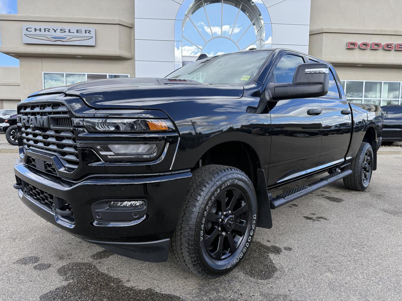2026 Ram 2500 Black Express Crew Cab 4x4 | V8 HEMI | Black Cloth Interior | 20IN Black Wheels | Sport Hood Redwater AB