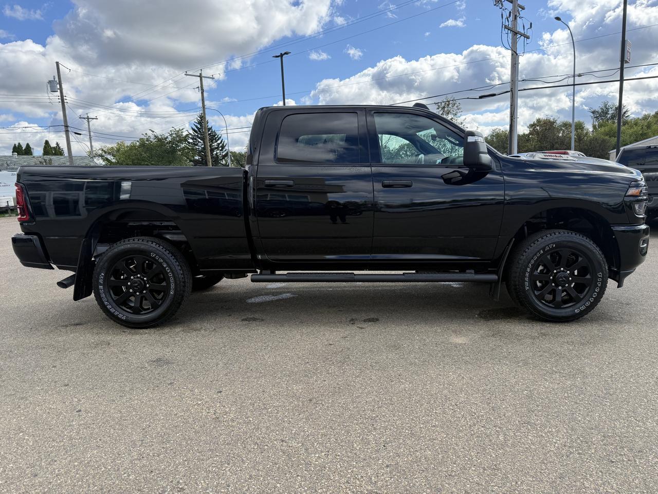 2026 Ram 2500 Black Express Crew Cab 4x4 | V8 HEMI | Black Cloth Interior | 20IN Black Wheels | Sport Hood Redwater AB