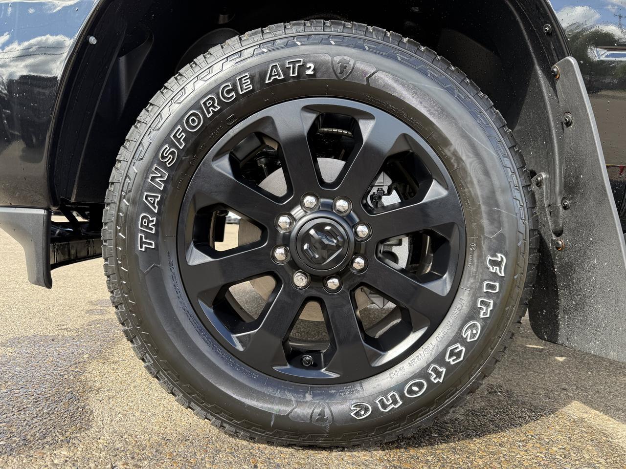 2026 Ram 2500 Black Express Crew Cab 4x4 | V8 HEMI | Black Cloth Interior | 20IN Black Wheels | Sport Hood Redwater AB