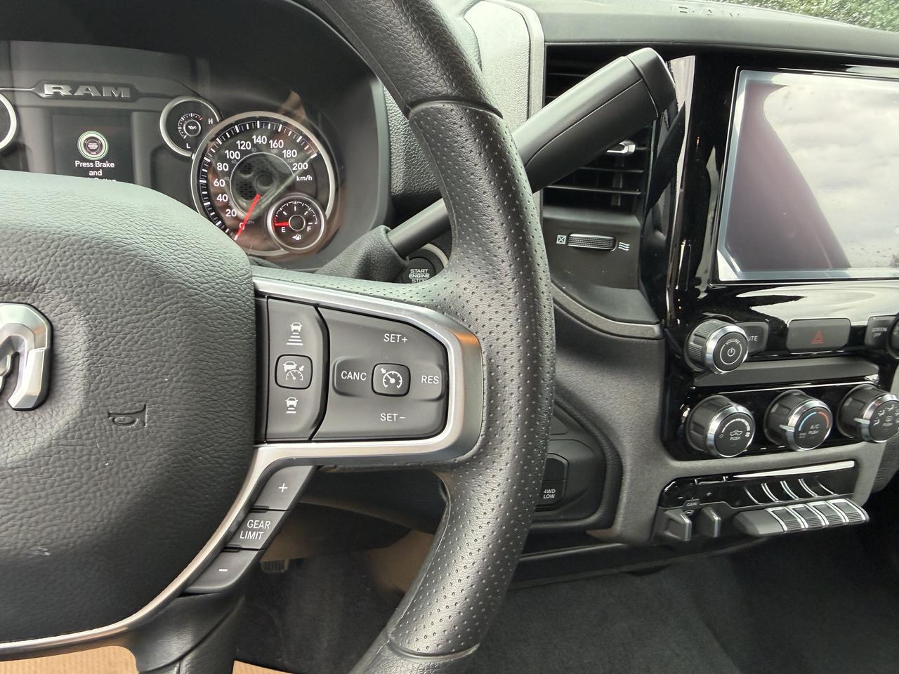 2026 Ram 2500 Black Express Crew Cab 4x4 | V8 HEMI | Black Interior | Bright White | Android Auto Apple CarPlay Redwater AB