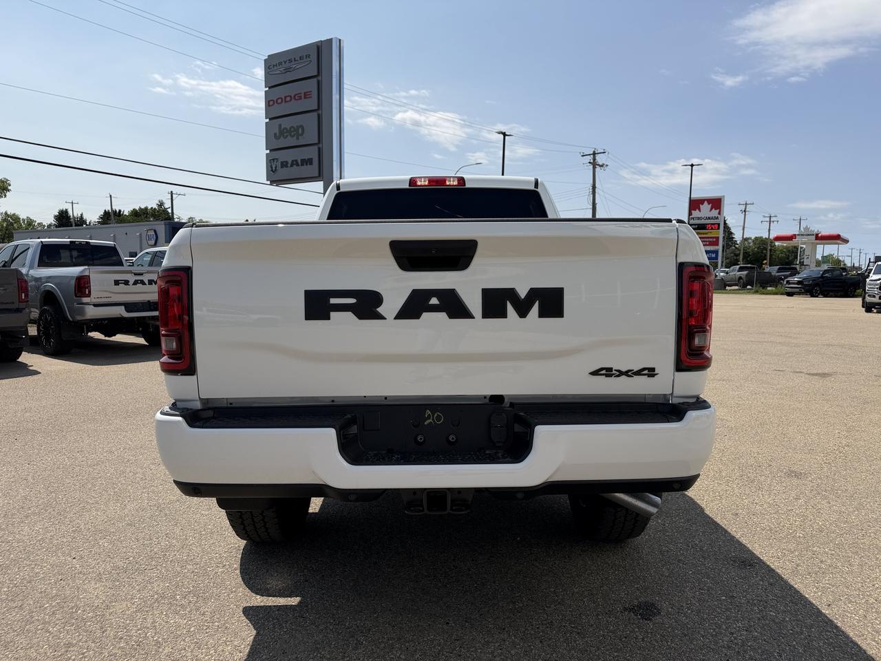 2026 Ram 2500 Black Express Crew Cab 4x4 | V8 HEMI | Black Interior | Bright White | Android Auto Apple CarPlay Redwater AB