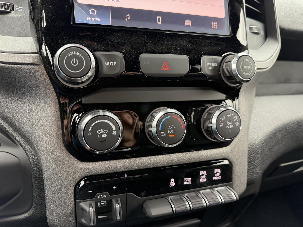 2026 Ram 2500 Black Express Crew Cab 4x4 | V8 HEMI | Black Interior | Bright White | Android Auto Apple CarPlay Redwater AB
