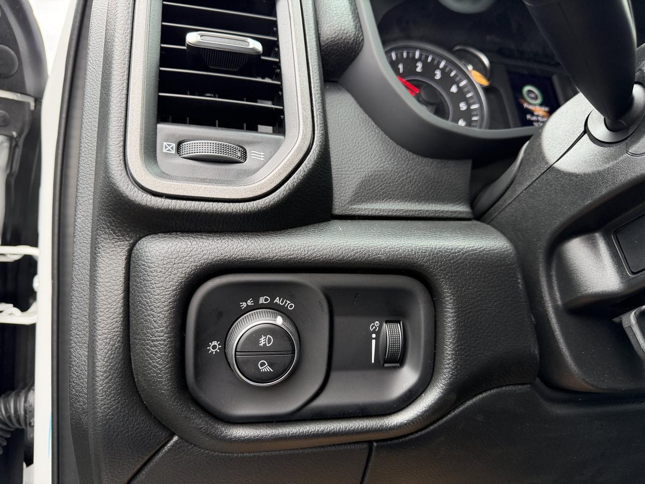 2026 Ram 2500 Black Express Crew Cab 4x4 | V8 HEMI | Black Interior | Bright White | Android Auto Apple CarPlay Redwater AB