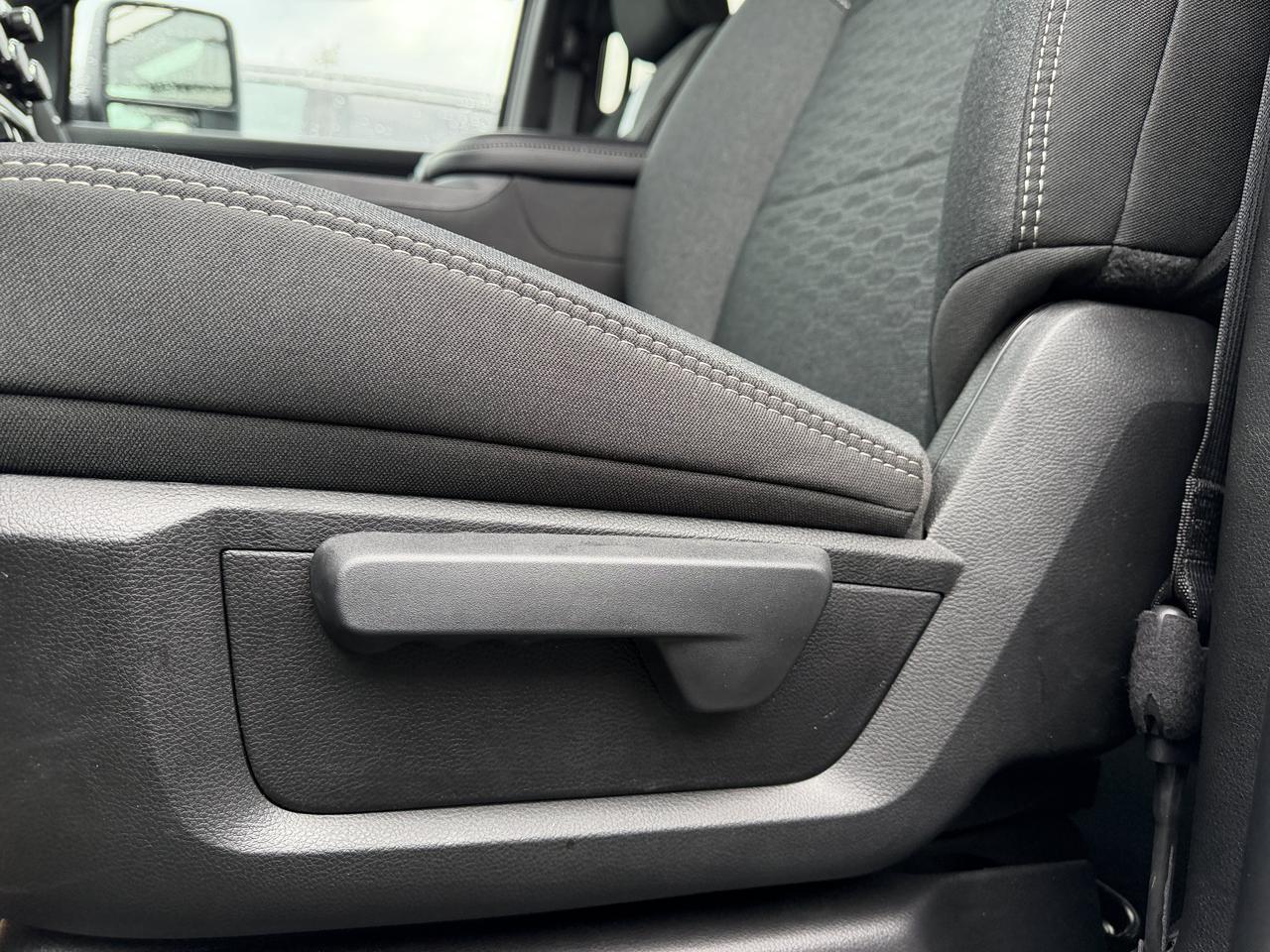 2026 Ram 2500 Black Express Crew Cab 4x4 | V8 HEMI | Black Interior | Bright White | Android Auto Apple CarPlay Redwater AB