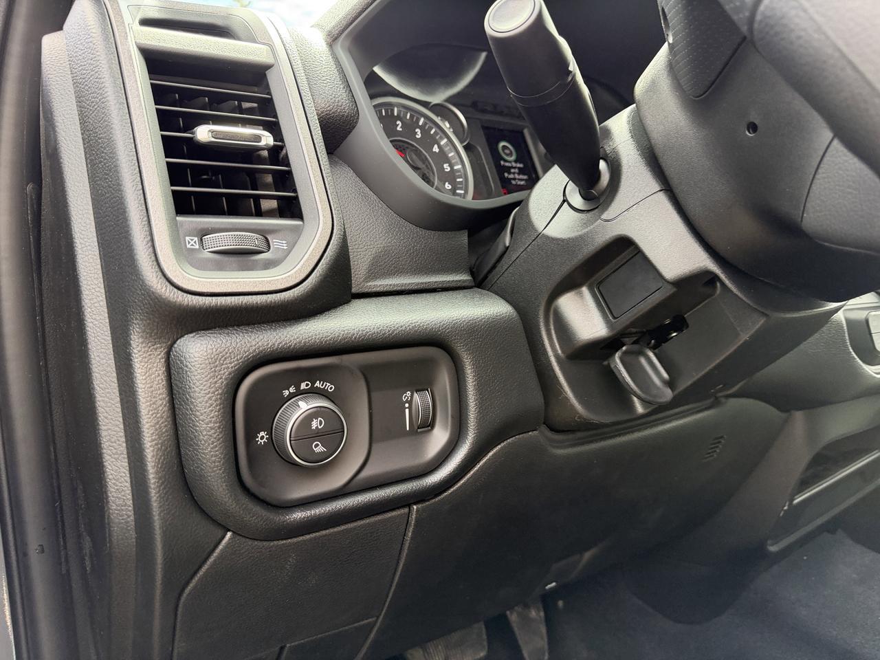 2026 Ram 2500 Black Express Crew Cab 4x4 | V8 HEMI | NAV | 20IN Black Wheels | Side Steps | 5th Wheel Prep Redwater AB