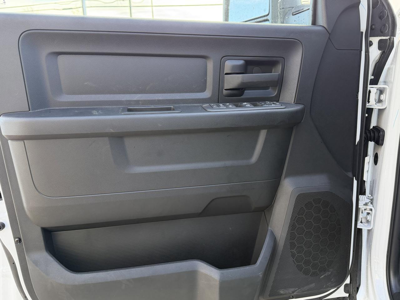 2026 Ram 2500 Black Express Redwater AB