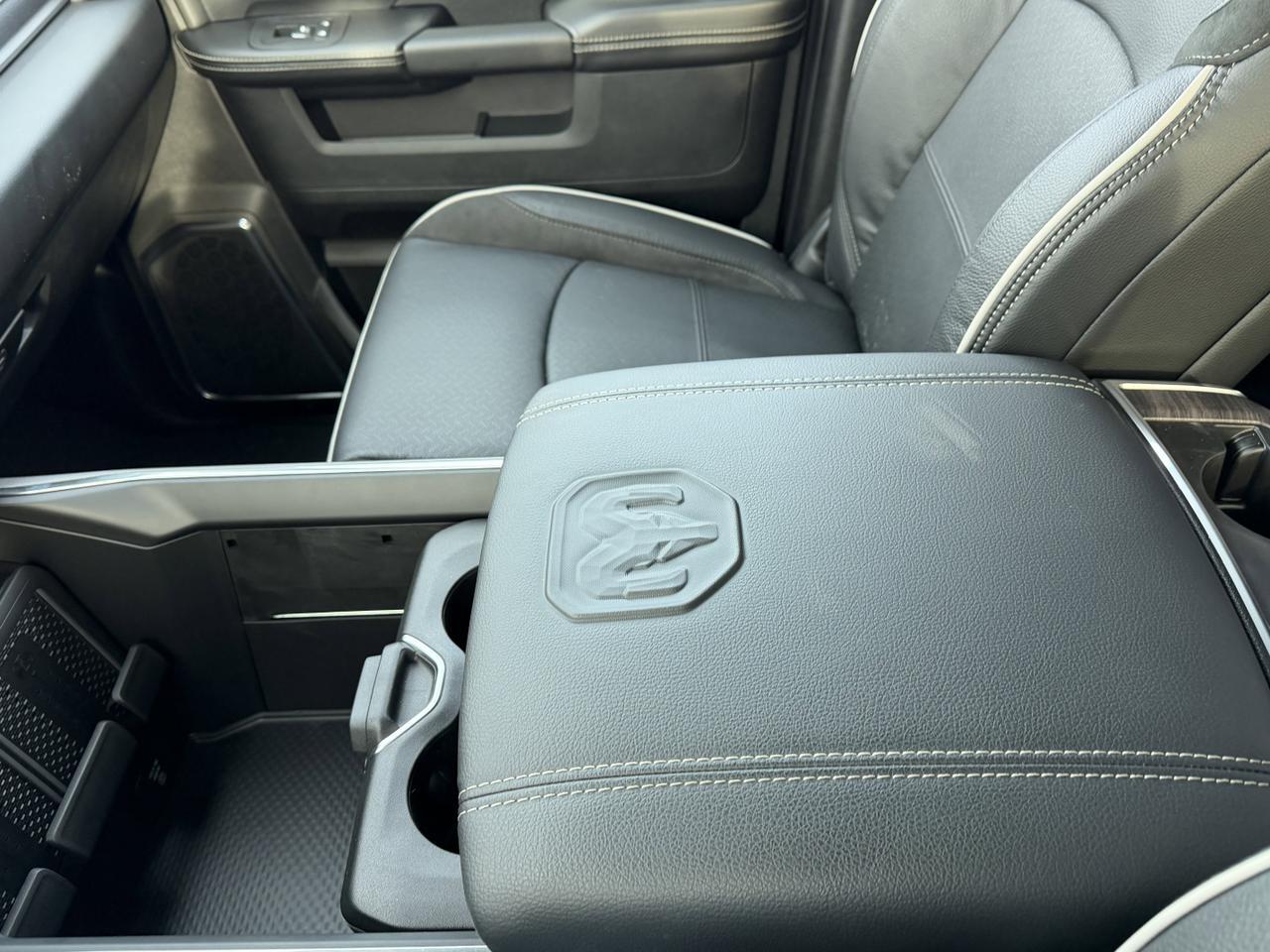 2026 Ram 2500 Laramie Crew Cab 4x4 | Cummins HO Turbo Diesel | Night Edition | Power Sunroof | 12IN NAV Redwater AB