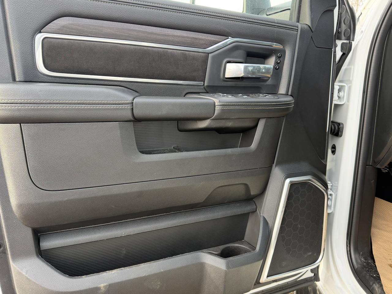 2026 Ram 2500 Laramie Crew Cab 4x4 | Cummins HO Turbo Diesel | Night Edition | Power Sunroof | 12IN NAV Redwater AB