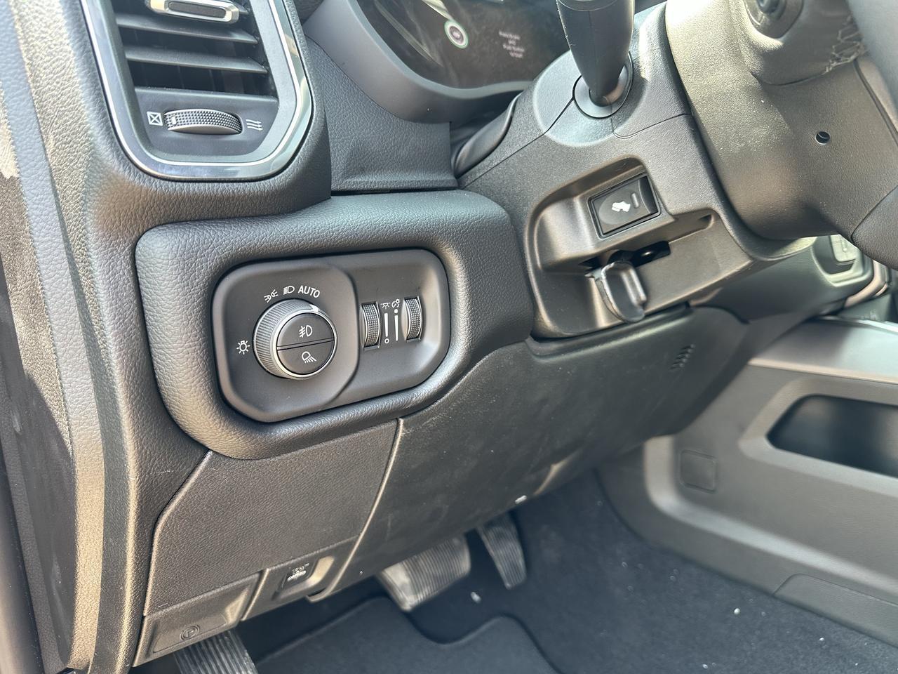 2026 Ram 2500 Laramie Crew Cab 4x4 | HD | Premium Leather | Heated Vented Seats | NAV | Trailer Towing Package Redwater AB