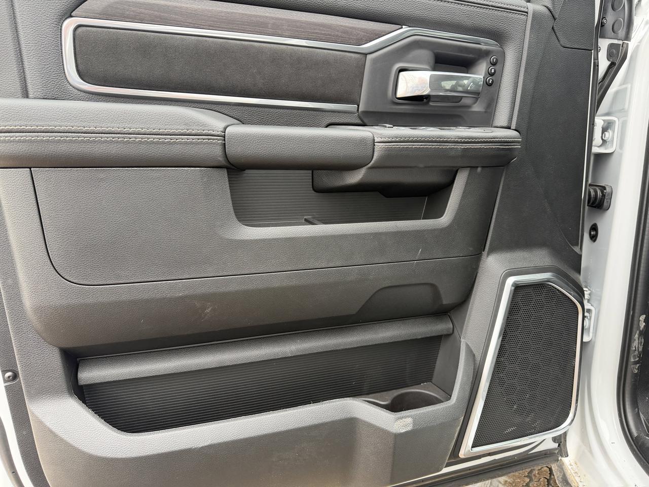 2026 Ram 2500 Laramie Crew Cab 4x4 | Night Edition | Cummins Diesel | Power Sunroof | NAV | Leather Heated Seats Redwater AB