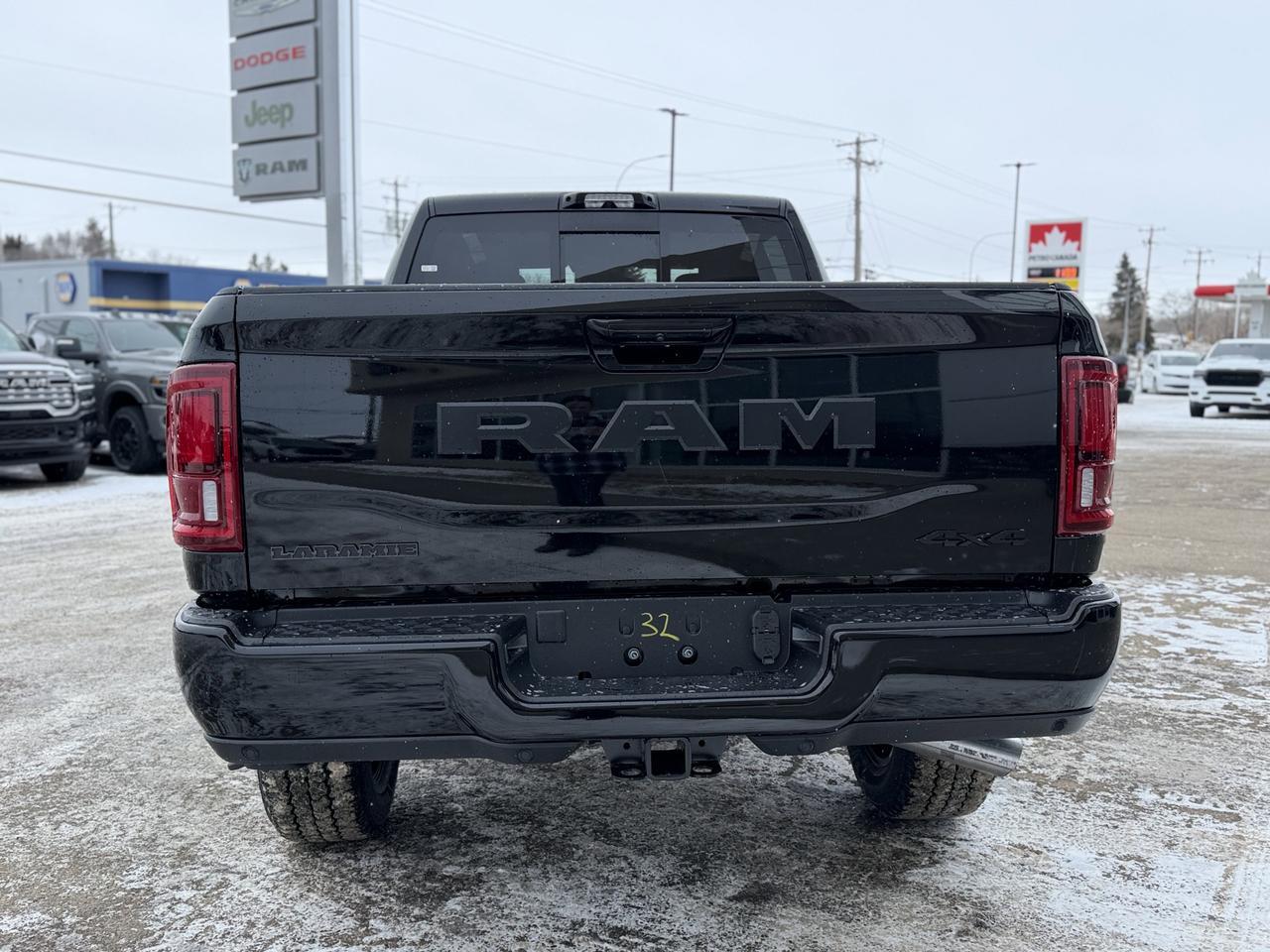 2026 Ram 2500 Laramie Night Edition Crew Cab 4x4 | Cummins Diesel | Sunroof | 12IN Display | NAV | 5th Wheel Prep Redwater AB