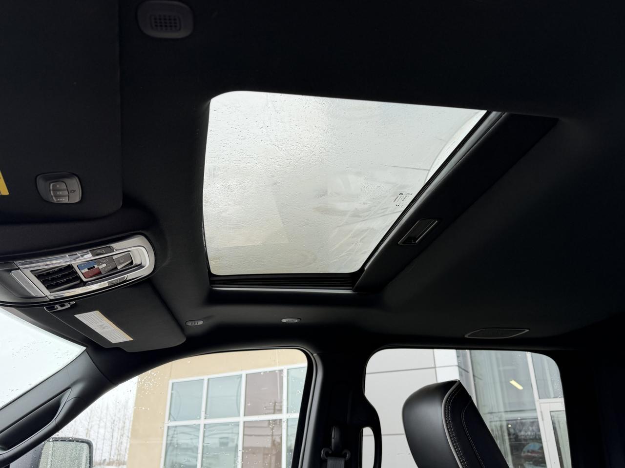 2026 Ram 2500 Laramie Night Edition Crew Cab 4x4 | Cummins Diesel | Sunroof | 12IN Display | NAV | 5th Wheel Prep Redwater AB