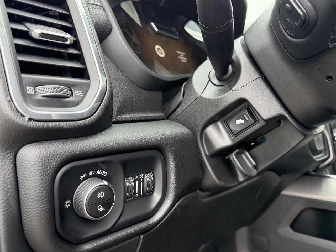 2026 Ram 2500 Laramie Night Edition Crew Cab 4x4 | Cummins Diesel | Sunroof | 12IN Display | NAV | 5th Wheel Prep Redwater AB