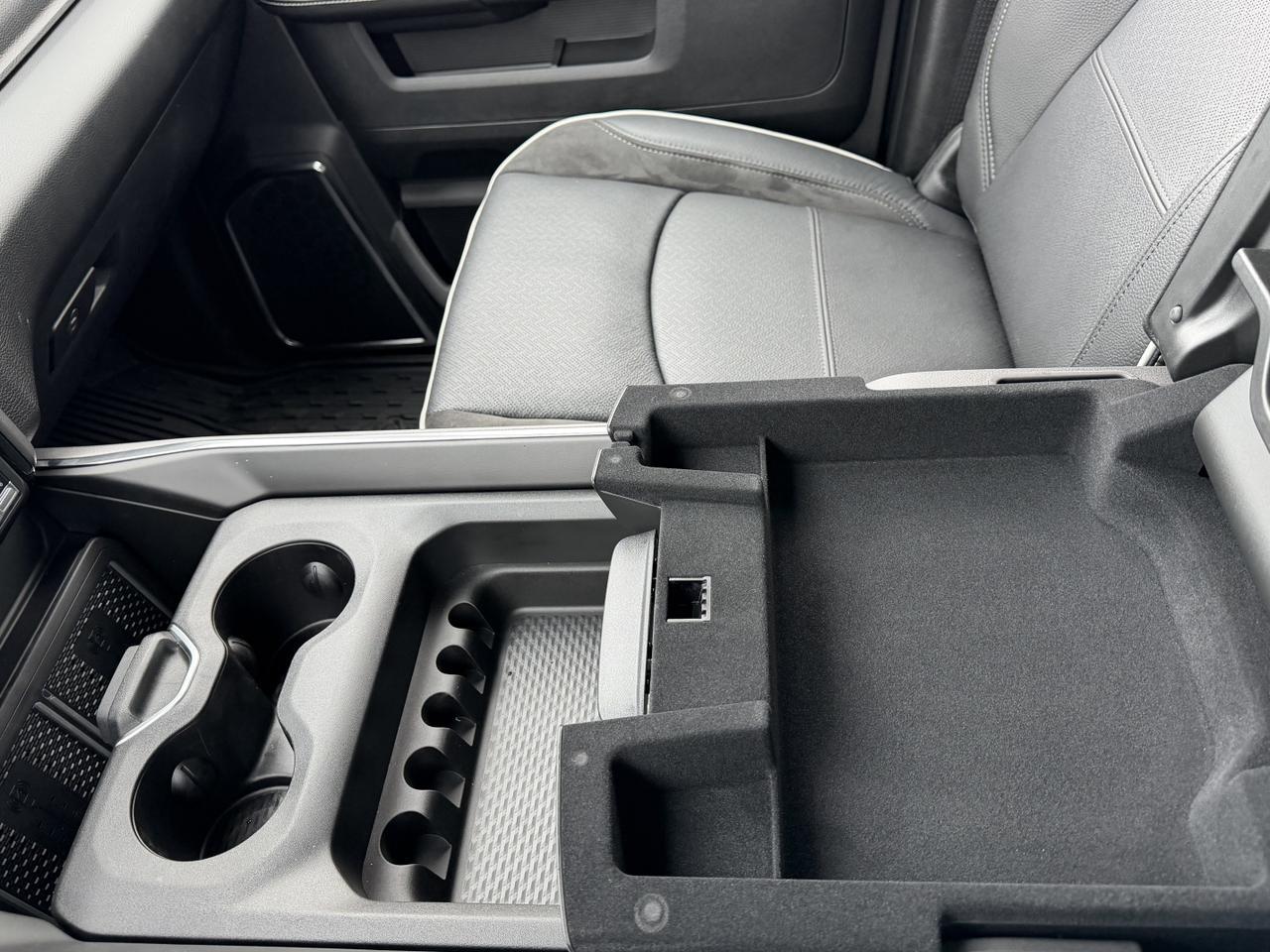 2026 Ram 2500 Laramie Night Edition Crew Cab 4x4 | Cummins Diesel | Sunroof | 12IN Display | NAV | 5th Wheel Prep Redwater AB